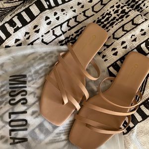 Miss Lola nude sandals
